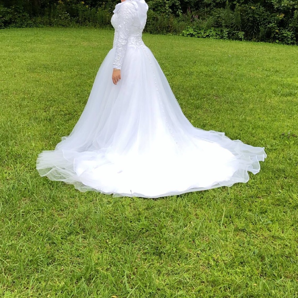 Wedding gown